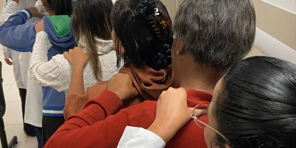 Ação de humanização do Hospital Metropolitano promove cuidado integral a pacientes e acompanhantes