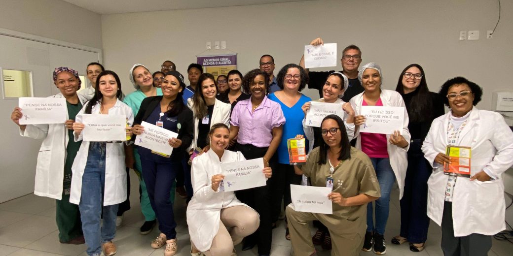 Agosto Lilás: Hospital Metropolitano recebe palestra sobre prevenção e combate à violência contra a mulher